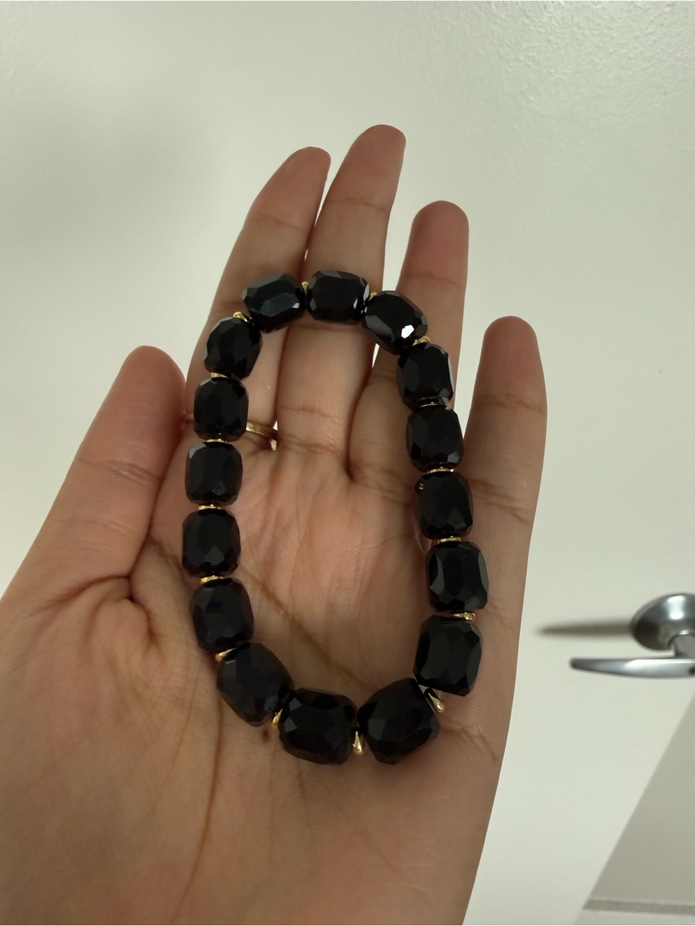 Elegant Black Faceted Bead Stretch Bracelet - Unbranded